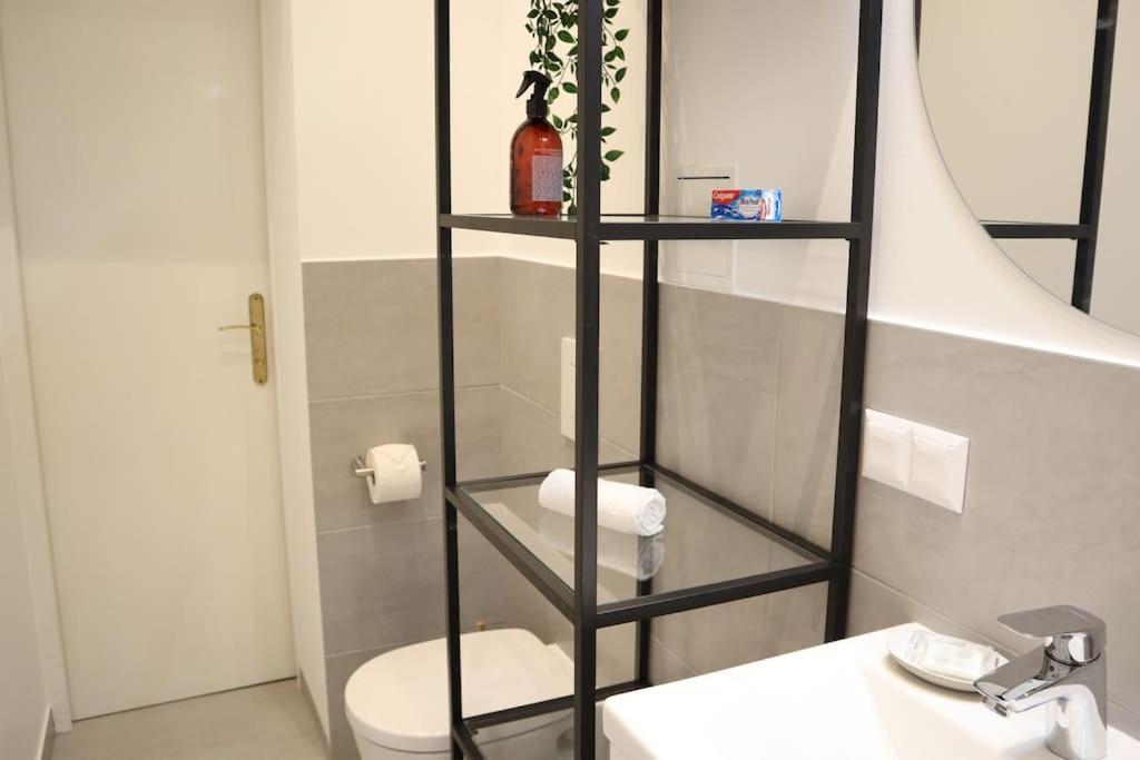 Bloom - Cozy Apartment, 5 Stops To City Center เวียนนา ภายนอก รูปภาพ