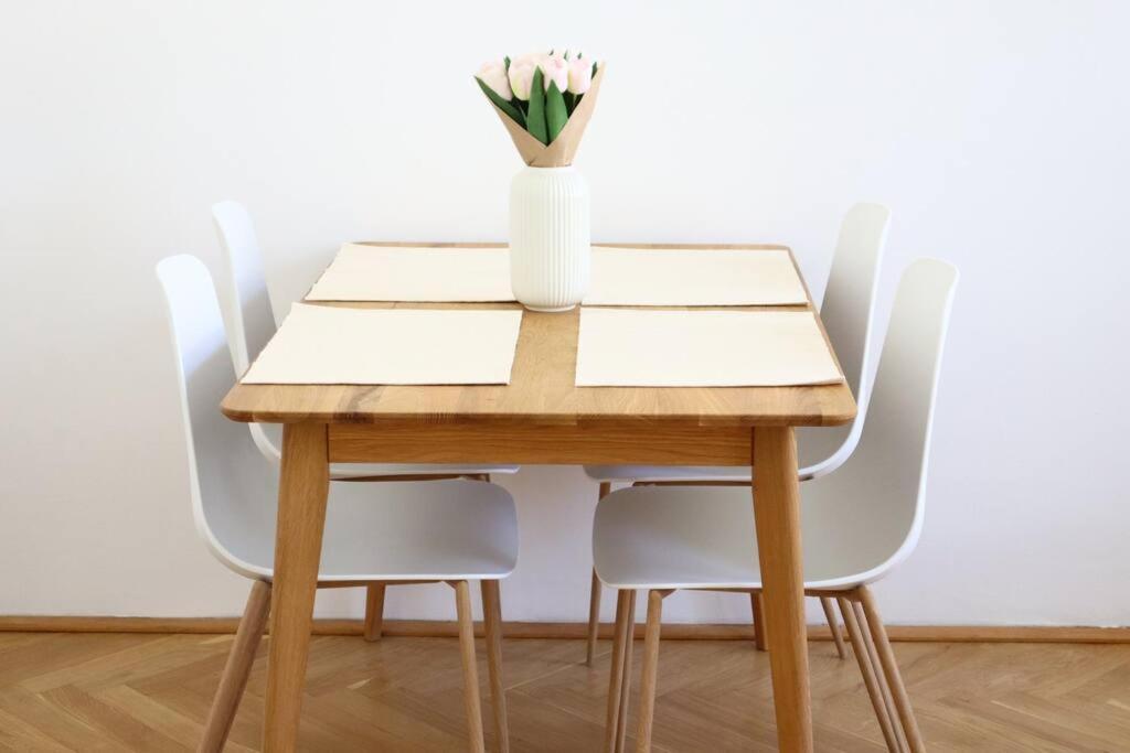 Bloom - Cozy Apartment, 5 Stops To City Center เวียนนา ภายนอก รูปภาพ