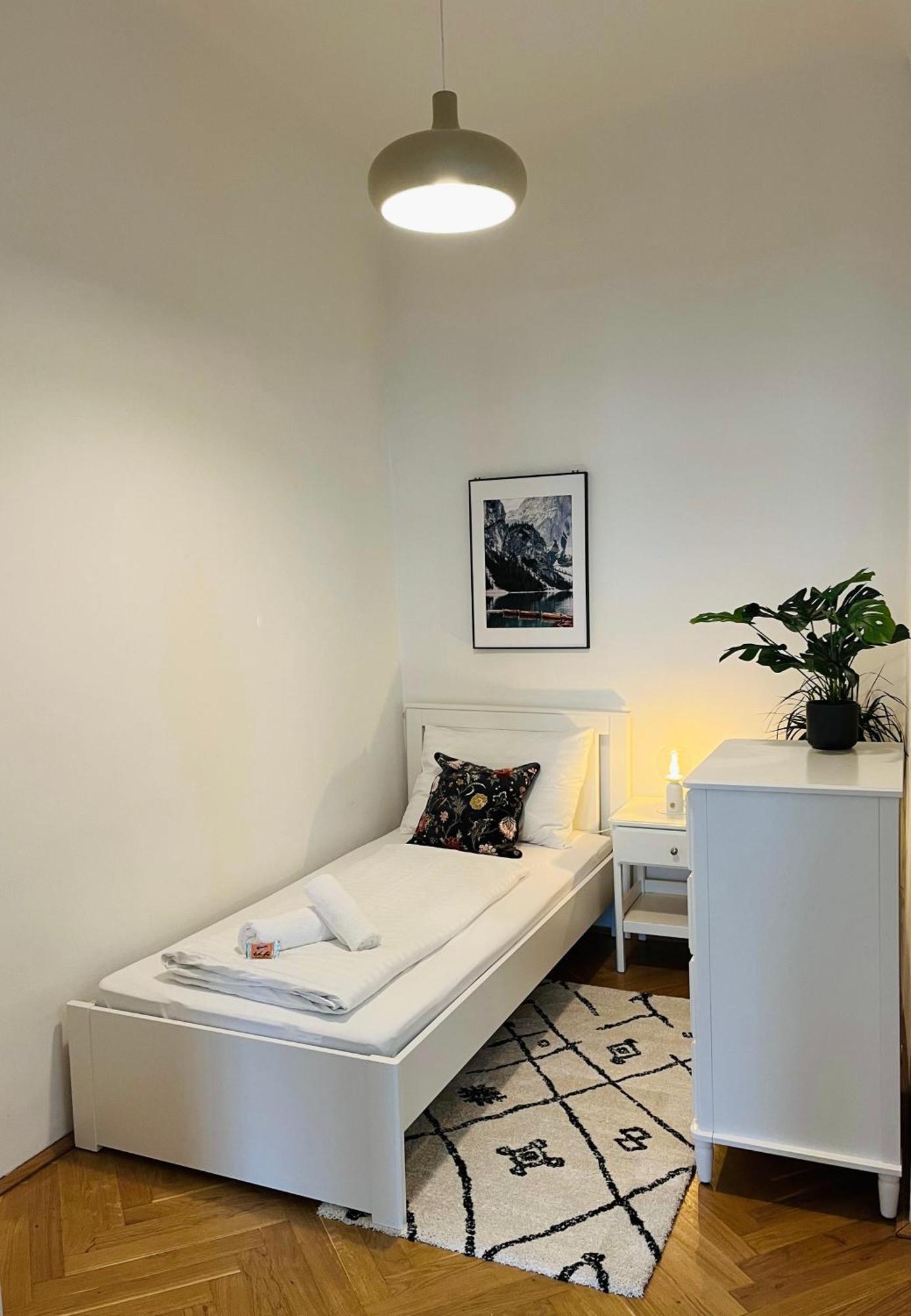 Bloom - Cozy Apartment, 5 Stops To City Center เวียนนา ภายนอก รูปภาพ